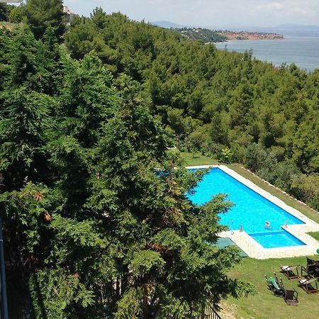 Paressa Villas Néa Fókaia 객실 사진